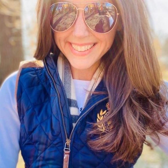 Meet your Posher, Renee - Picture 1 of 1